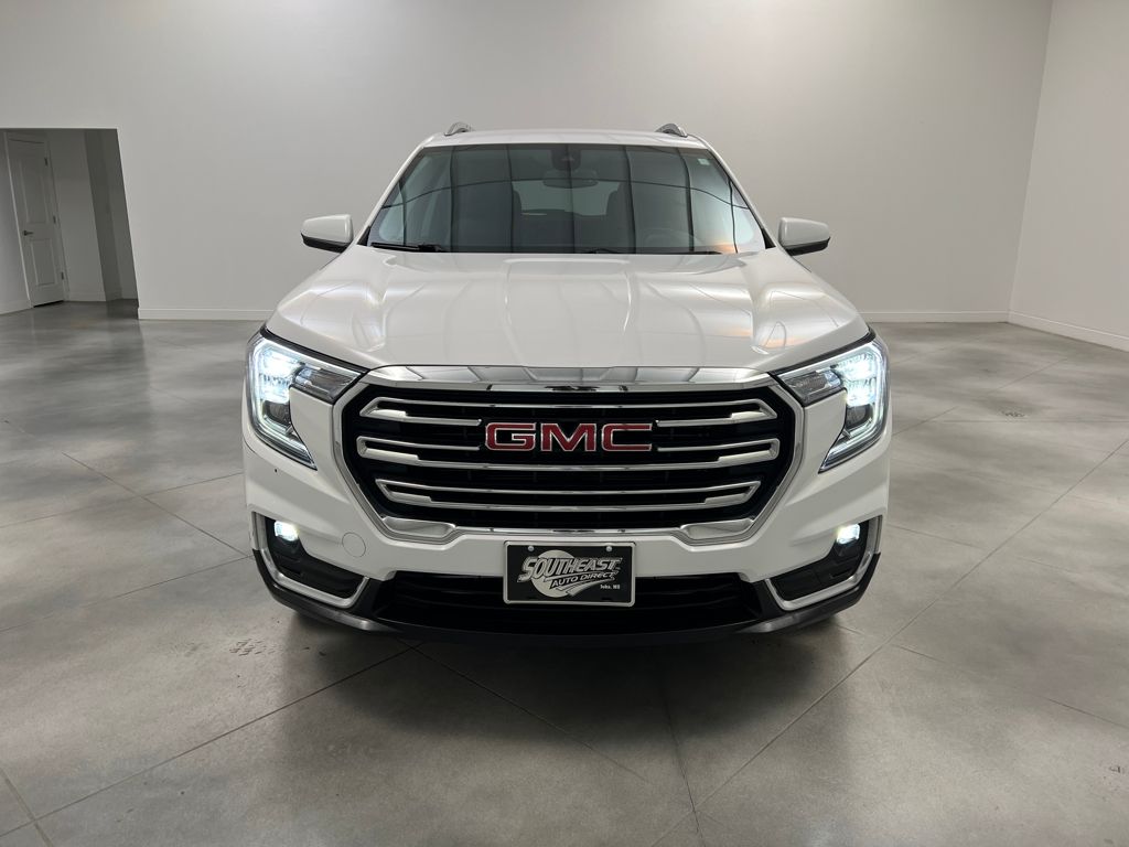2024 Gmc Terrain SLT photo 2