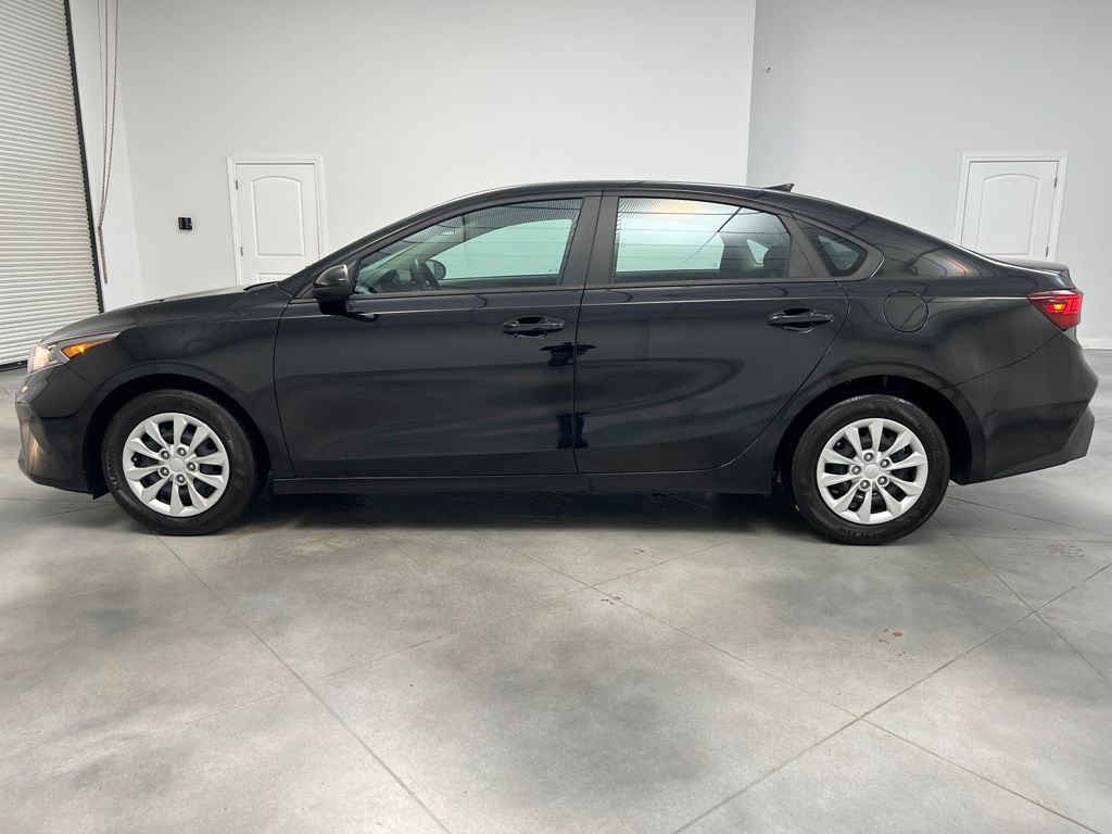 2024 Kia Forte LX photo 3