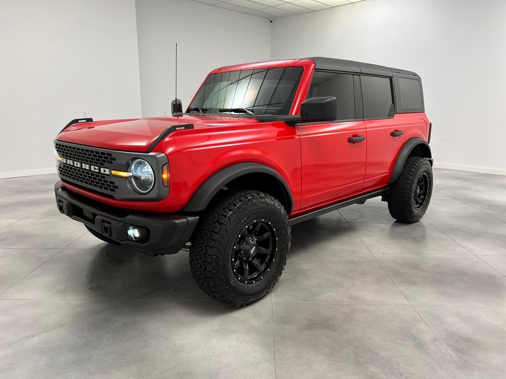 2023 Ford Bronco Badlands photo 2