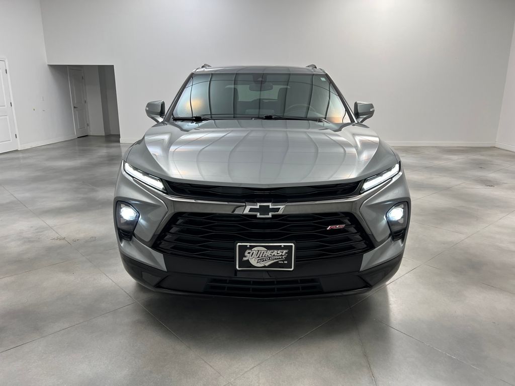 2025 Chevrolet Blazer RS photo 2