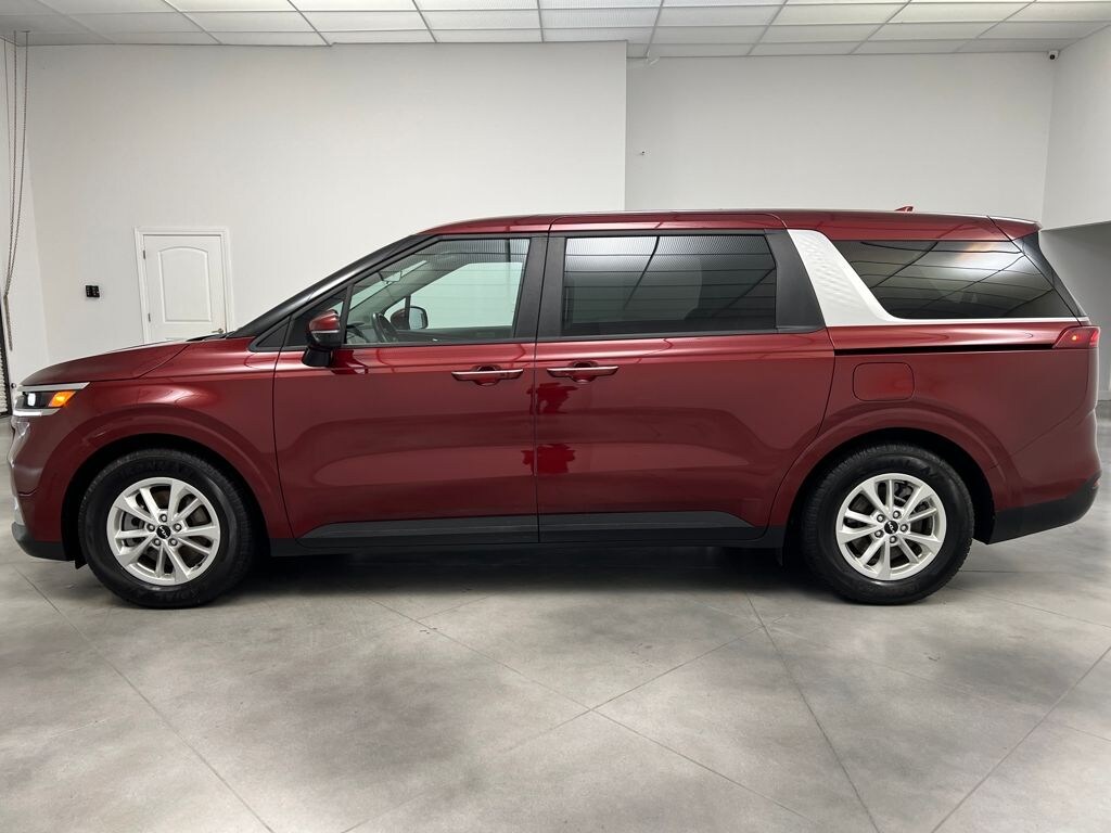 Used 2024 Kia Carnival LX Minivan/Van