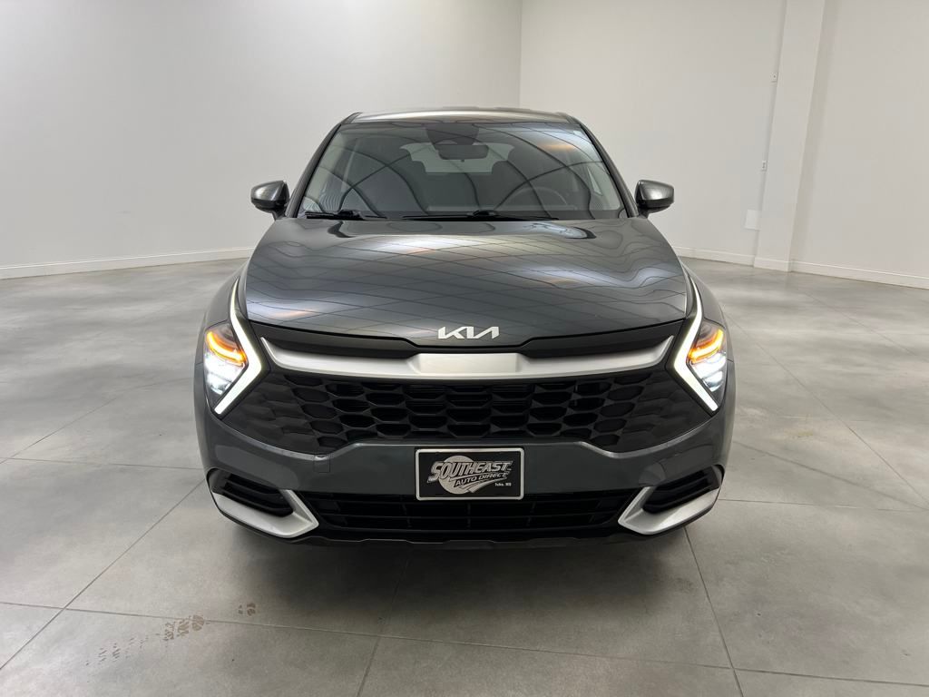 2024 Kia Sportage LX photo 2
