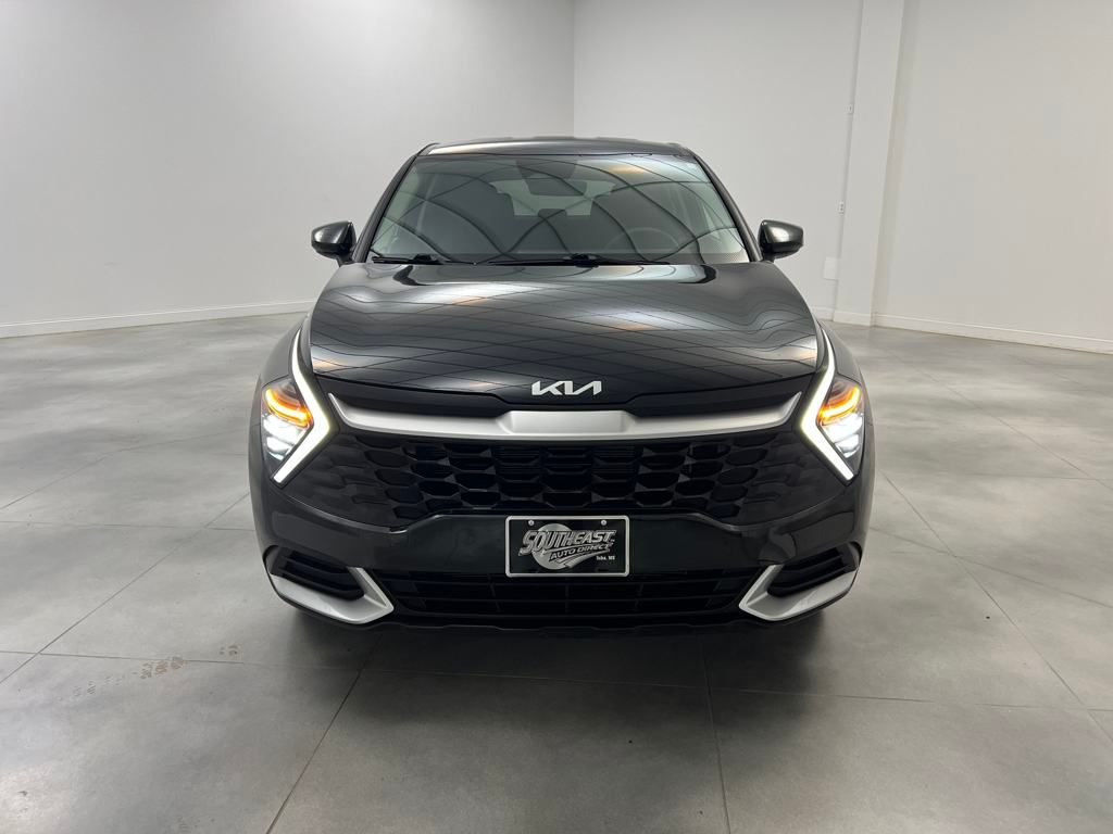 2024 Kia Sportage LX photo 2