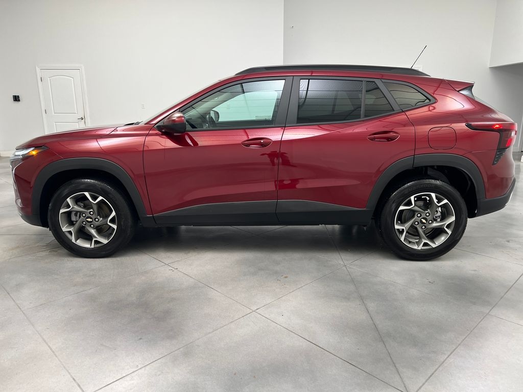 Used 2025 Chevrolet Trax LT SUV