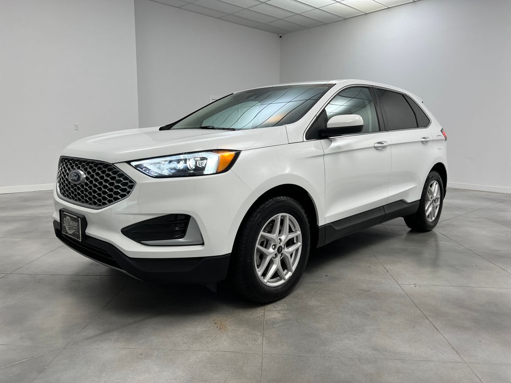 2024 Ford Edge SEL photo 3