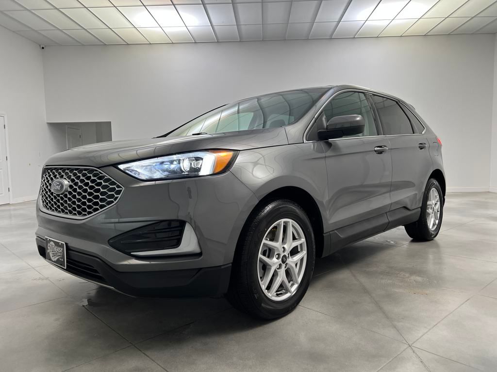 2024 Ford Edge SEL photo 3