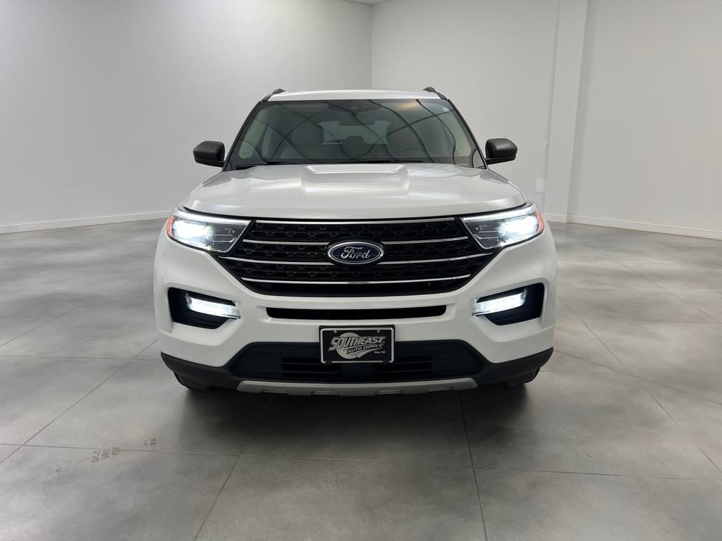 2024 Ford Explorer XLT photo 2