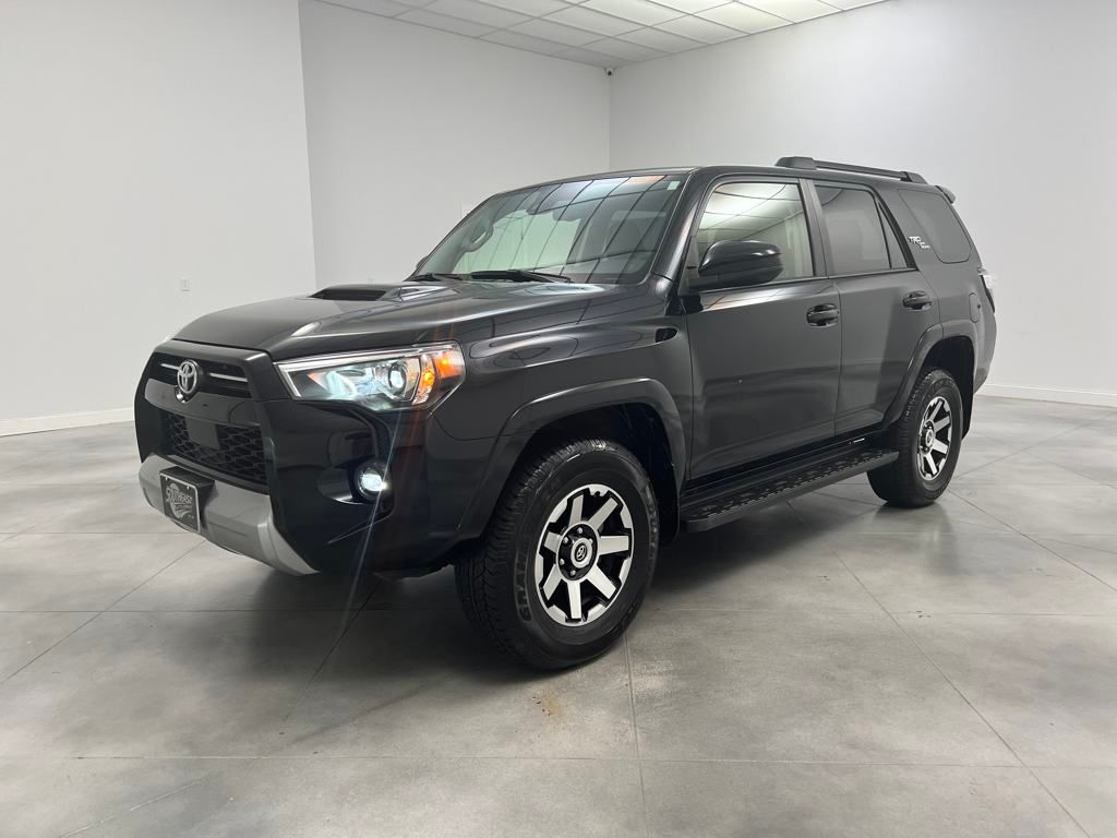 2024 Toyota 4Runner TRD Off-Road photo 2
