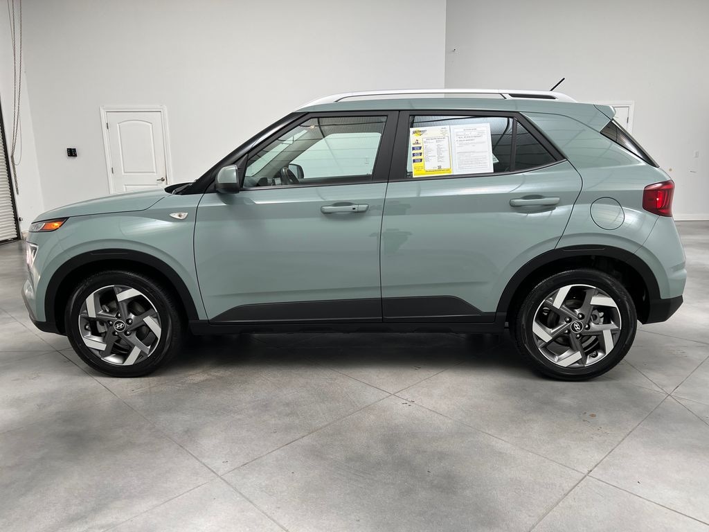 Used 2025 Hyundai Venue SEL SUV