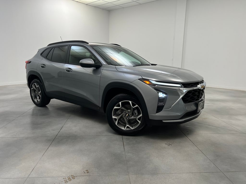 2025 Chevrolet Trax LT's photo
