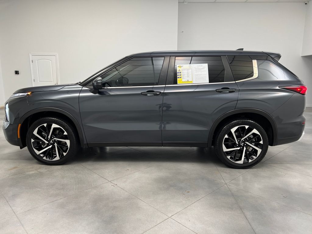Used 2024 Mitsubishi Outlander SE SUV