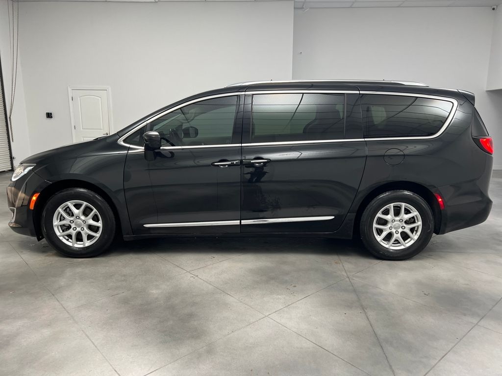 Used 2020 Chrysler Pacifica Touring L Minivan/Van