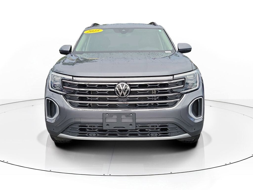 Used 2025 Volkswagen Atlas 2.0T SE w/Technology SUV