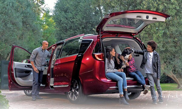 Chrysler_Pacifica2.png