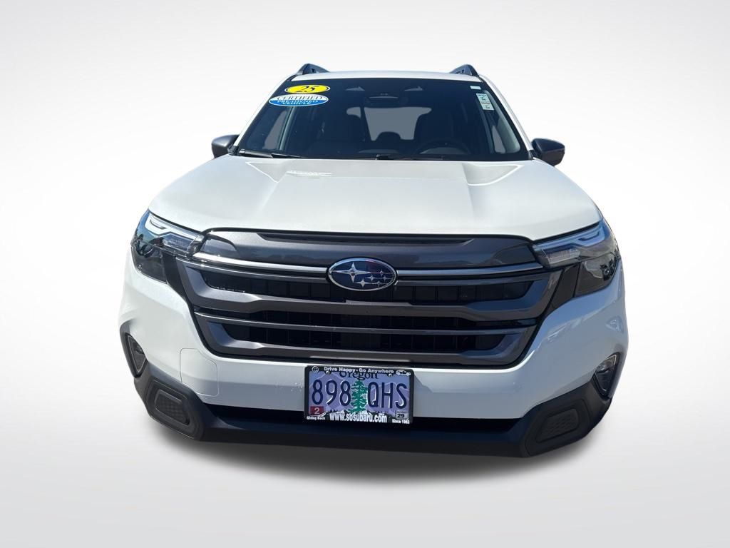 2025 Subaru Forester Premium photo 2