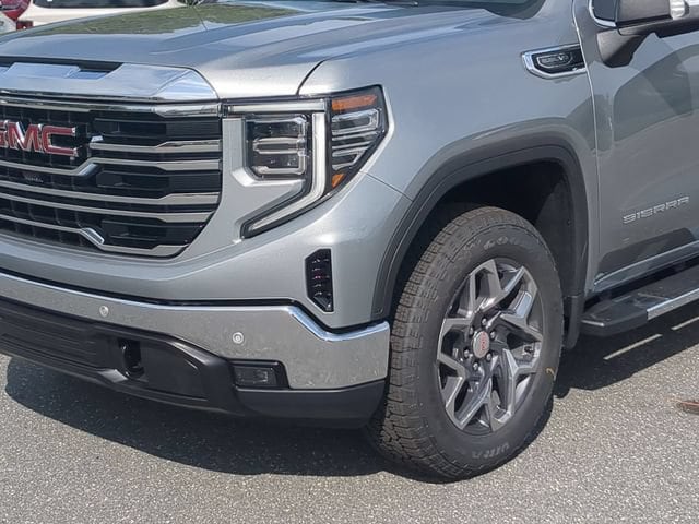 2026 GMC Sierra 1500 SLT - Photo 11