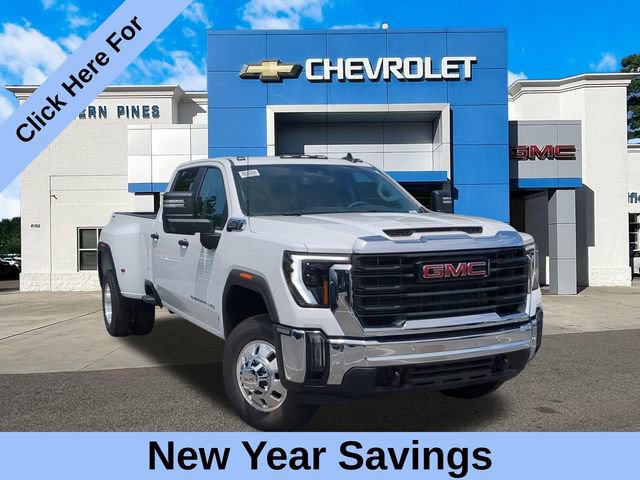 2025 GMC Sierra 3500HD Pro's photo