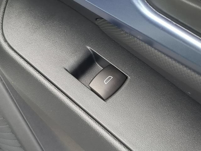 2025 Chevrolet Equinox EV LT - Photo 39