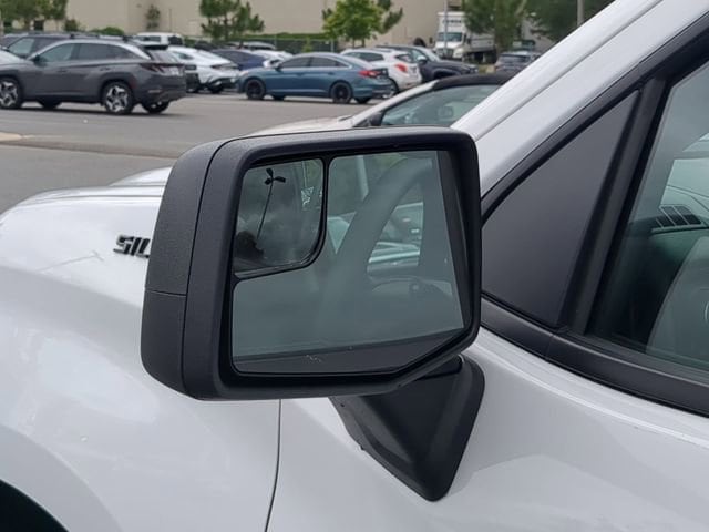 2025 Chevrolet Silverado 1500 Custom - Photo 19