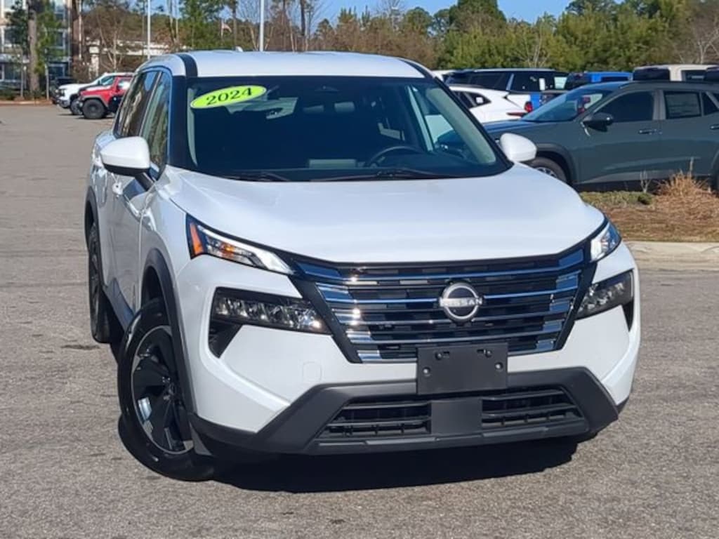 Used 2024 Nissan Rogue SV SUV