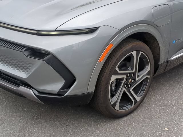 2025 Chevrolet Equinox EV LT - Photo 11