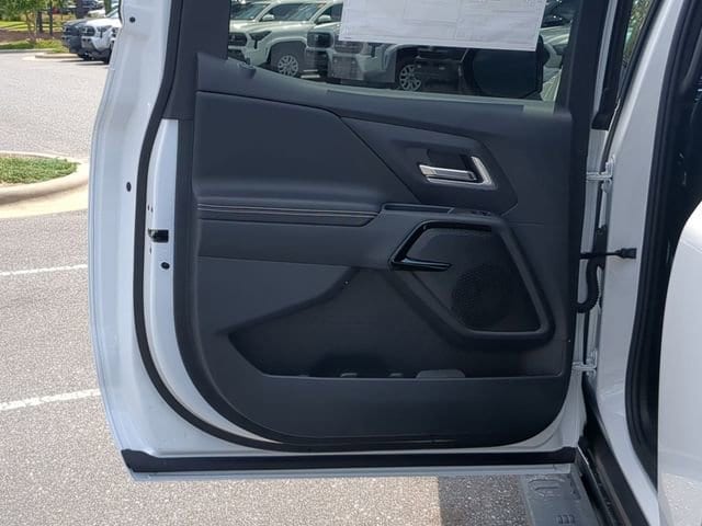 2025 Chevrolet Silverado EV LT - Photo 36