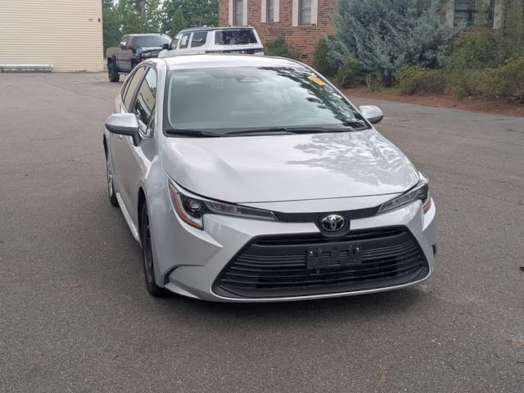 Used 2024 Toyota Corolla LE Sedan