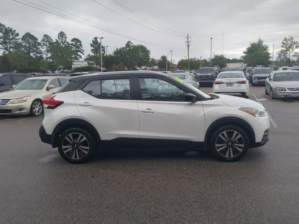 Used 2020 Nissan Kicks SV