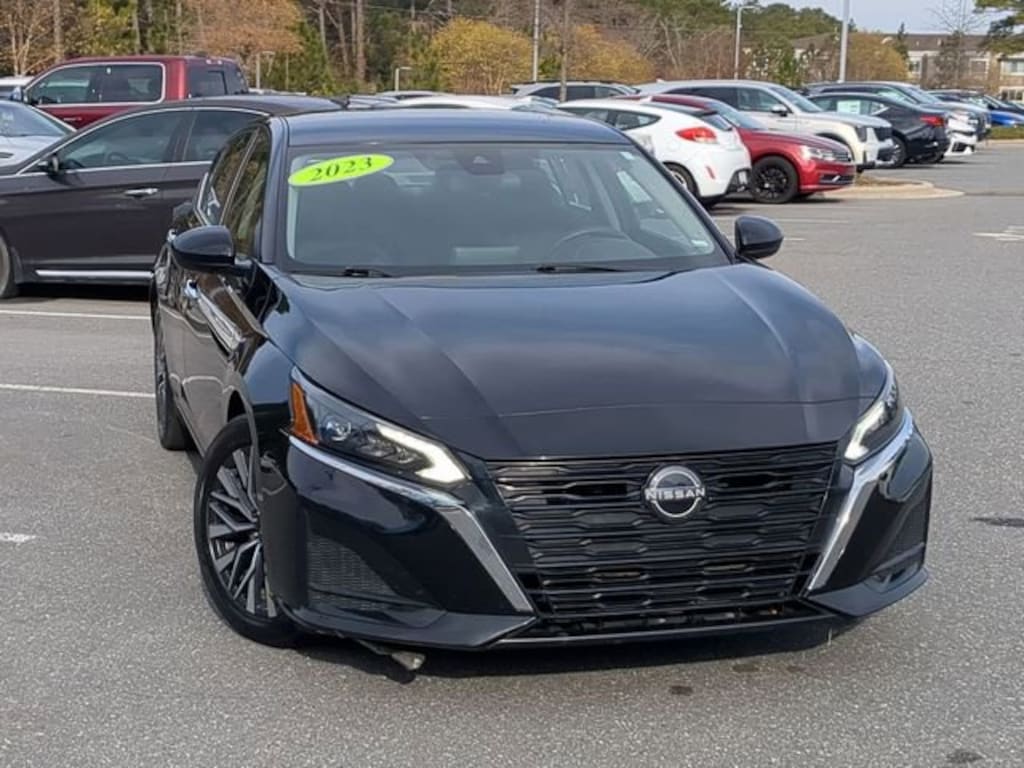 Used 2023 Nissan Altima 2.5 SV Sedan