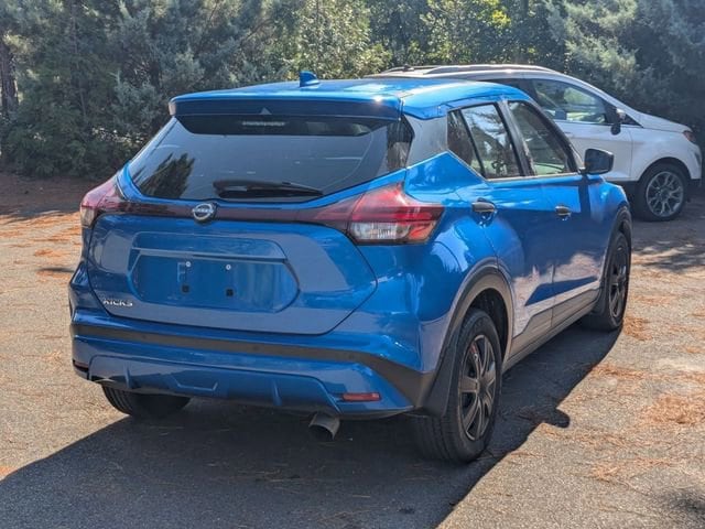 2022 Nissan Kicks S photo 3