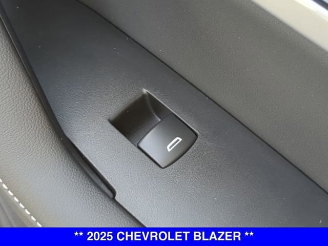 2025 Chevrolet Blazer 2LT - Photo 41