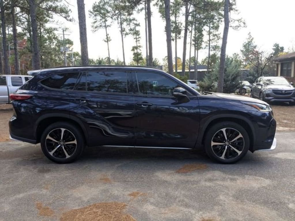 Used 2022 Toyota Highlander XSE SUV