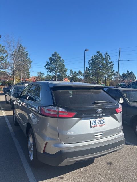 2022 Ford Edge SEL photo 4