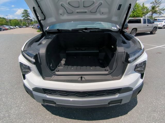 2025 Chevrolet Silverado EV LT - Photo 49