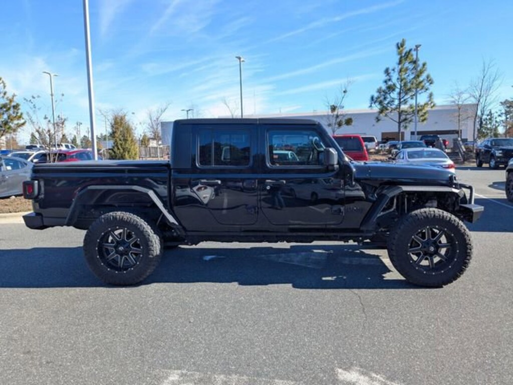 Used 2020 Jeep Gladiator Sport S Truck Crew Cab