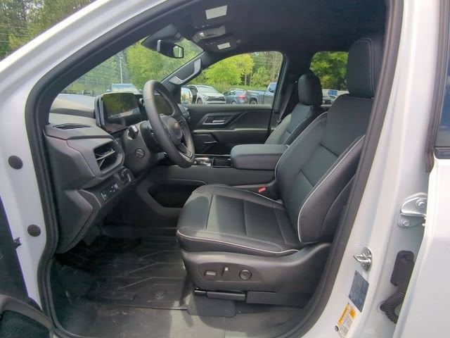 2025 Chevrolet Silverado EV LT - Photo 18