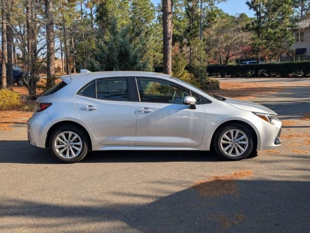 Used 2023 Toyota Corolla Hatchback SE