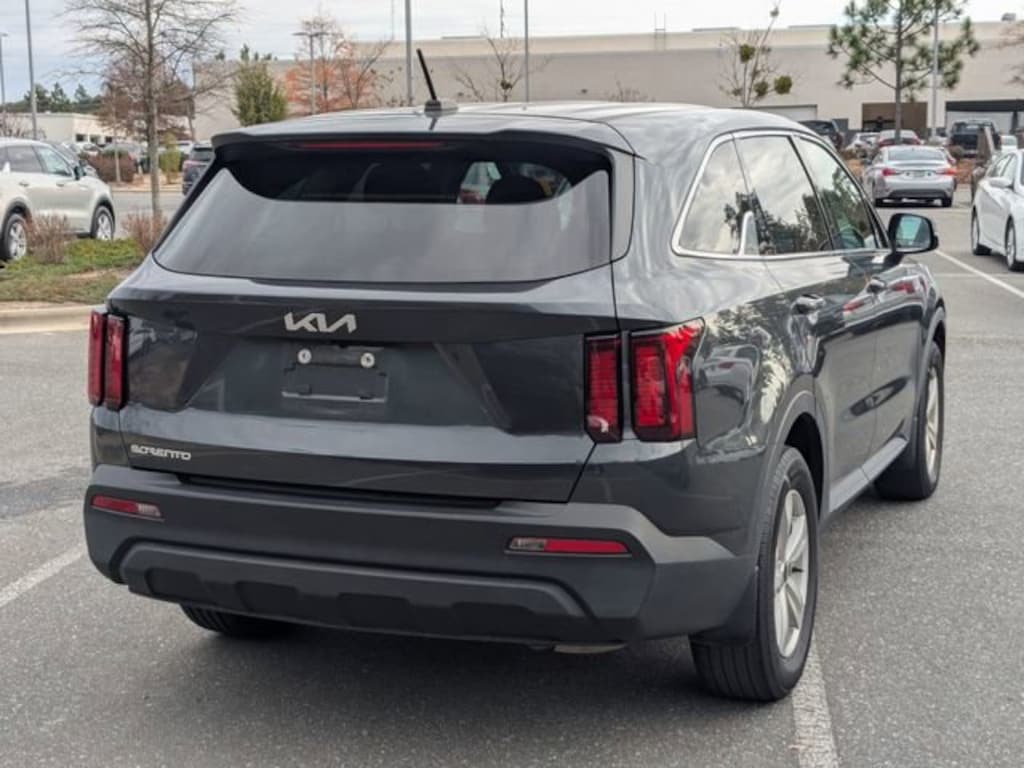 Used 2023 Kia Sorento LX