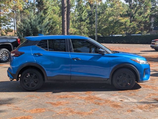 2022 Nissan Kicks S photo 2
