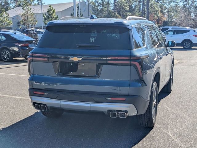 2026 Chevrolet Traverse photo 2
