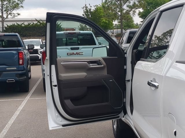 2026 Chevrolet Silverado 1500 LTZ - Photo 15