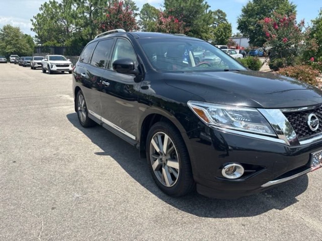 Used 2015 Nissan Pathfinder Platinum SUV