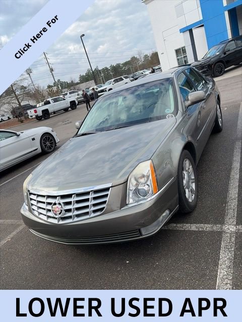 2010 Cadillac DTS Base's photo