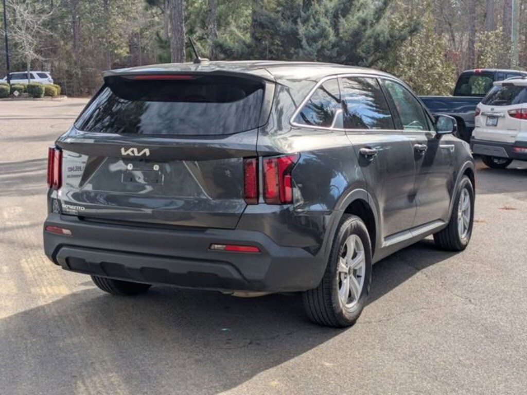 Used 2023 Kia Sorento LX SUV