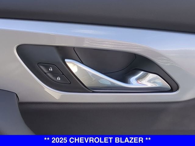 2025 Chevrolet Blazer 2LT - Photo 40