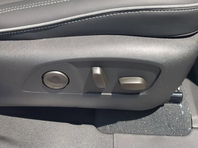 2025 Chevrolet Silverado EV LT - Photo 40