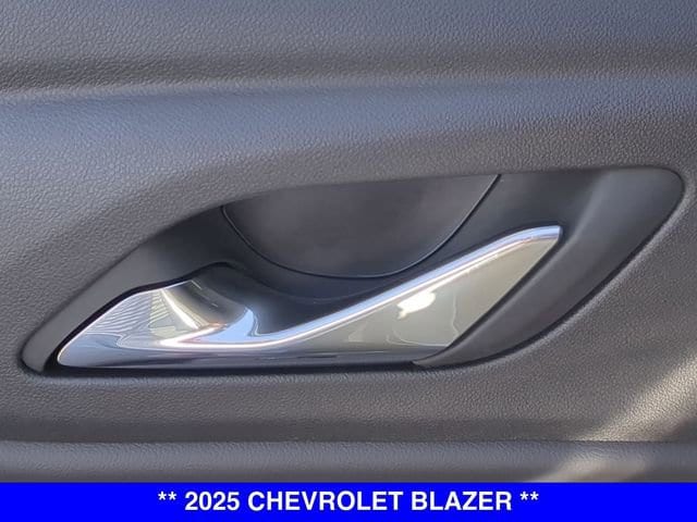 2025 Chevrolet Blazer 2LT - Photo 34