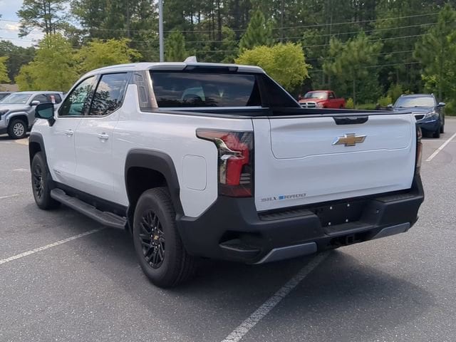 2025 Chevrolet Silverado EV LT - Photo 10