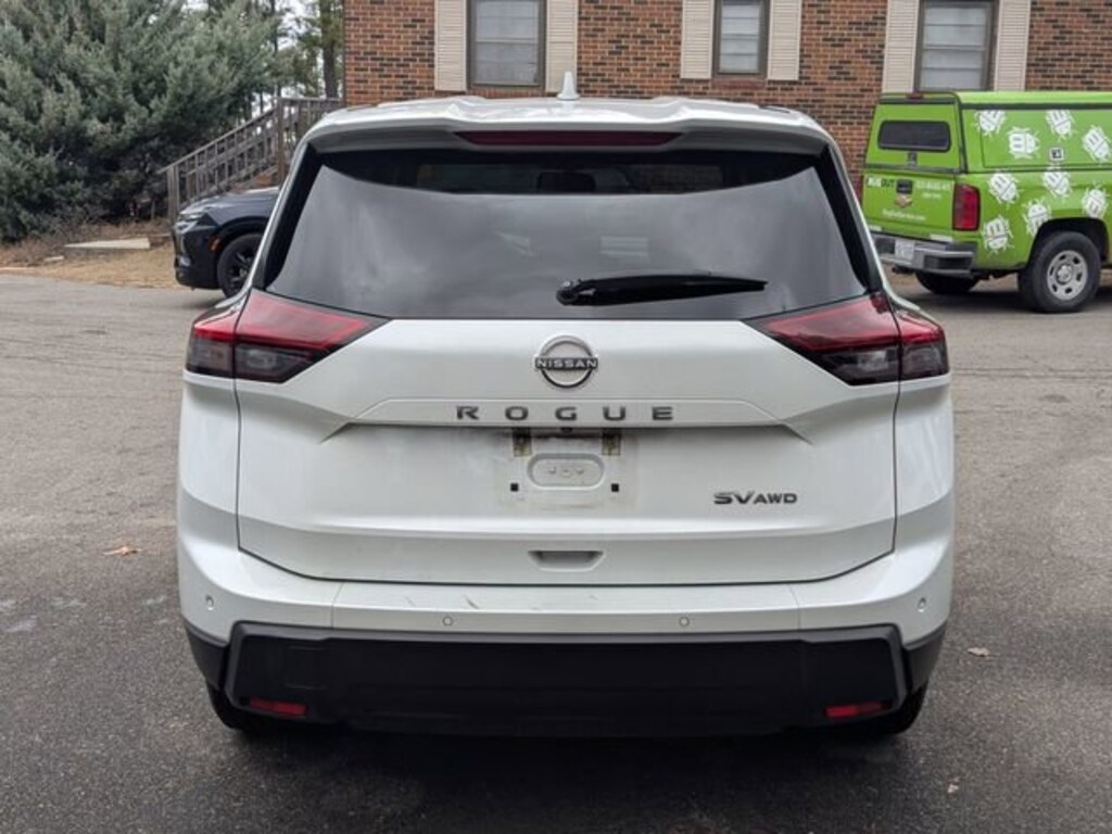 Used 2024 Nissan Rogue SV SUV