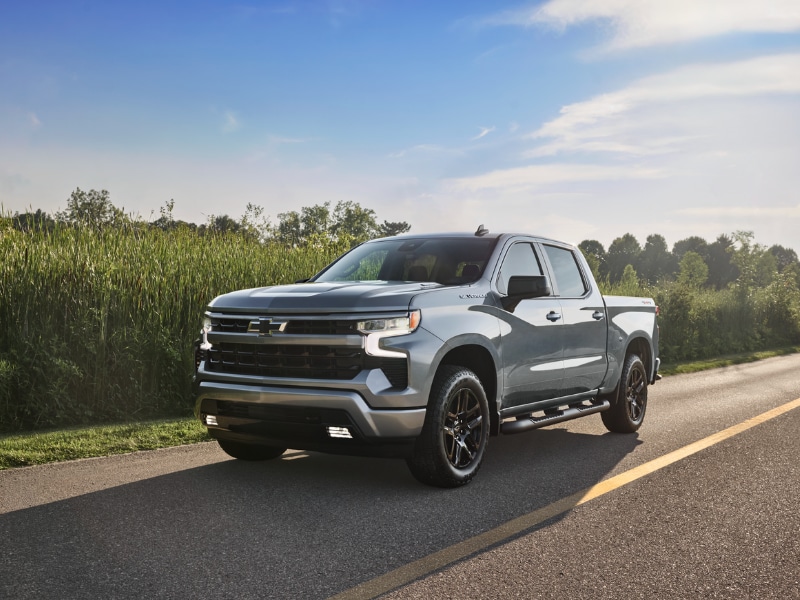 Silverado 1500 vs RAM 1500 safety features